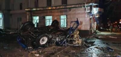В центре Луганска при взрыве автомобиля пострадал глава представительства ЛНР в СЦКК