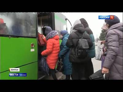 В Ростовскую область прибывают женщины, дети и старики из ДНР и ЛНР. Репортаж