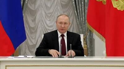 Президент РФ Владимир Путин признал независимость ДНР и ЛНР
