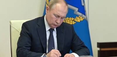 Путін підписав укази про визнання незалежності «ЛНР» та «ДНР»