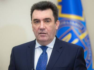 Данилов заявил, что заседание СНБО остается открытым, работа переведена "в режим 24 на семь"