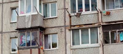 Жительница Донецка оказалась под завалами после попадания в дом снаряда ВСУ