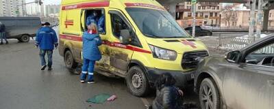 В Екатеринбурге в тройном ДТП с «ГАЗелью» и реанимобилем пострадал пешеход