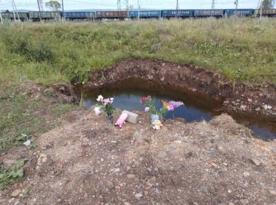 На Урале жители решили сделать детский городок в память о погибшем ребенке. Власти мешают