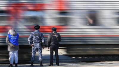 Прибывшая в Нижний Новгород на поезде беженка из Донбасса: «Россия нас защитит»