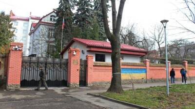 Генконсульство России во Львове прекратило прием граждан
