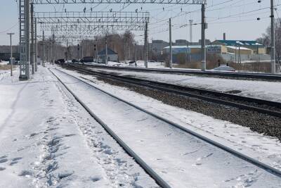 Вооруженный мужчина ворвался на станцию РЖД на Урале. Один человек убит, один ранен