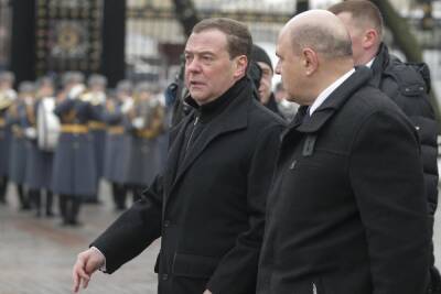 Медведев предупредил о предстоящих санкциях после признания ДНР и ЛНР
