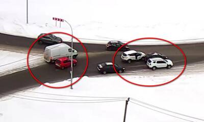 Две одинаковые аварии случились в Петрозаводске почти одновременно: похоже, водители «ослепли»