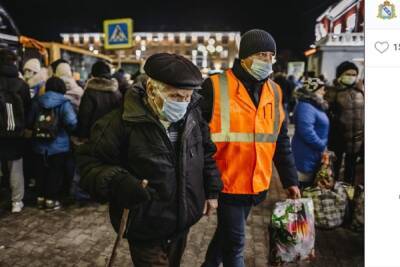 Вячеслав Гладков спросил у белгородцев, нужно ли открывать пункты сбора помощи для беженцев