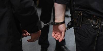 Двое российских полицейских задержаны за попытку кражи банкомата
