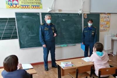 Суворовским школьникам напомнили об опасности весеннего льда