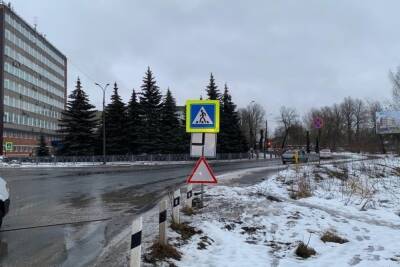 Направление главной дороги сменилось на перекрёстке Вокзальной и Советской в Пскове