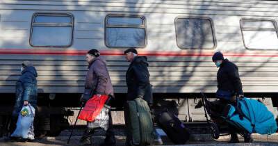 Больше 20 тысяч жителей Донбасса за сутки пересекли границу с Россией