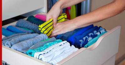 Как и где хранить одежду в маленькой квартире: 7 удобных решений