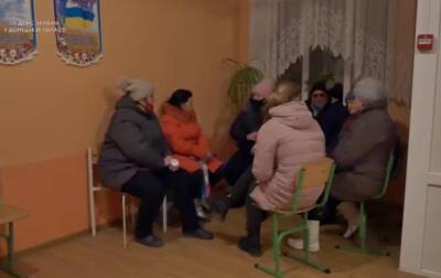 Спасатели оказывают помощь жителям Красногоровки