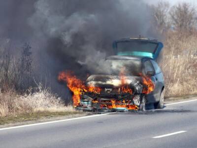 Боевики "ДНР" заявили о взрыве автомобиля на трассе Донецк–Горловка, во время которого погибли трое гражданских
