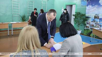 Исаченко дал старт досрочному голосованию в Могилевской области