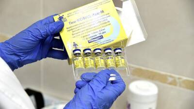 Казахстан зарегистрировал российскую вакцину от COVID-19 «Спутник М»
