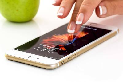 Директор OnePlus Лю Фэншо рассказал, почему белых смартфонов мало на рынке