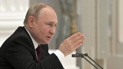 Угроза вторжения в Украину растет: Путин признал ЛНР и ДНР