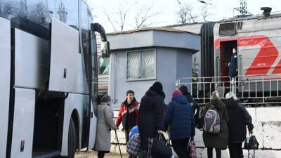 Более 80 тысяч жителей ДНР и ЛНР пересекли границу с Россией