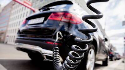 Немецкие водители не спешат с покупкой электромобилей: в чем причина?