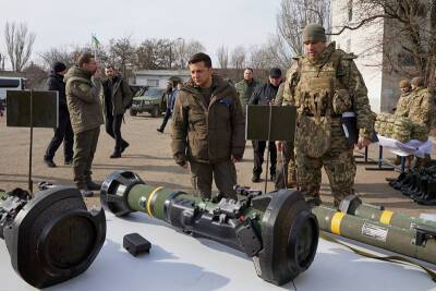 Зеленский заявил о готовности ввести военное положение на Украине