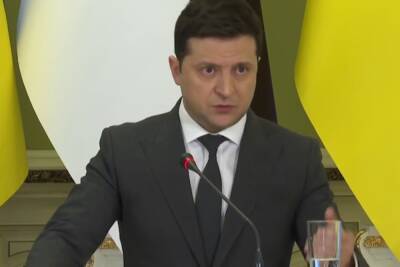 Зеленский высказался о разрыве дипотношений с РФ: «Украина должна реагировать»