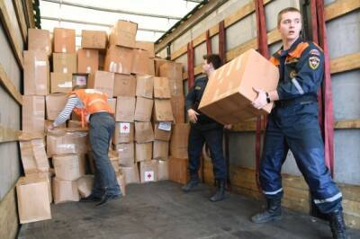 МЧС направит беженцам из Донбасса 228 тонн гумпомощи из Росрезерва