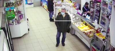 Полиция Петрозаводска разыскивает солидного мужчину в связи с кражей телефона (ВИДЕО)