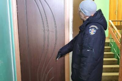Сотрудник УК в Серпухове заплатил из своего кармана за не убранный подъезд