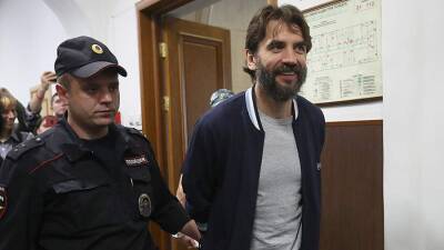 Экс-министру Абызову продлили арест на полгода