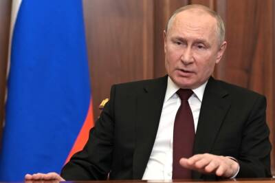 «Сюда добавились эмоции»: Песков объяснил жесткость Путина во время обращения к россиянам