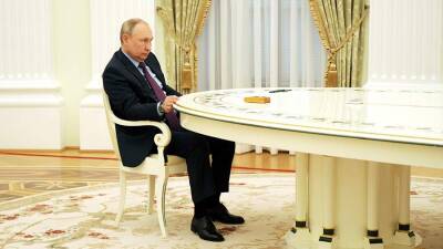 Путин заявил о нежелании восстанавливать Россию в границах империи