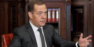 Медведев об остановке СП-2: добро пожаловать в новый мир, европейцы будут платить €2000 за газ
