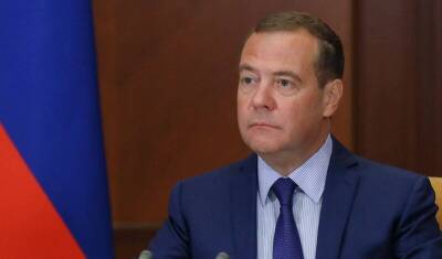 Медведев: уже скоро европейцы будут платить за газ по 2000 евро