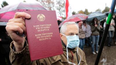 В Беларуси началось досрочное голосование на референдуме по изменению Конституции
