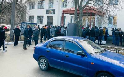 Киев не стал ждать: горожане массово идут в военкоматы - в Сети появились кадры