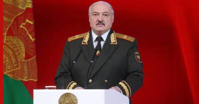 Лукашенко заявил о планах покупки современного российского оружия