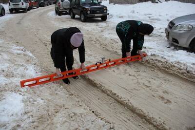В Сыктывкаре выявили три заваленных снегом двора