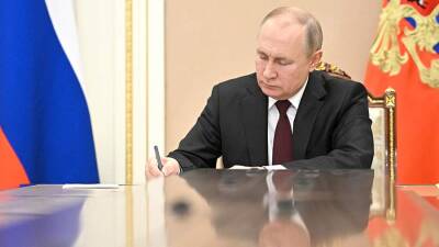Путин подписал законы о ратификации договоров о сотрудничестве с ДНР и ЛНР