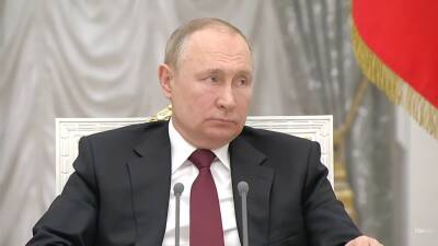Путин ответил на вопрос о том, как далеко может зайти армия РФ на Донбассе