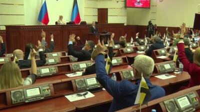 Законы о ратификации договоров с Россией о дружбе уже подписали главы Донецкой и Луганской республик