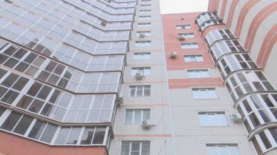 Коммунальщики обвинили жильцов многоэтажки с едва не пробившим крышу лифтом в его поломке