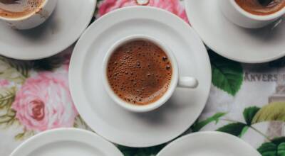 Диетолог Королёва рассказала, чем опасен кофе при «омикроне»