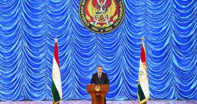 Эмомали Рахмон выступил на торжественном собрании в честь 29-летия образования Вооруженных сил страны