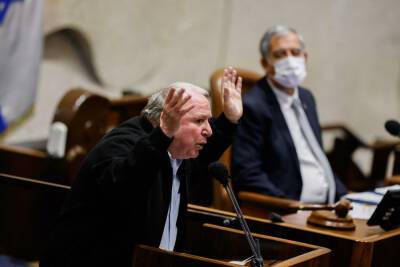 Депутат Амсалем продолжает громко обижаться на Нетанияху