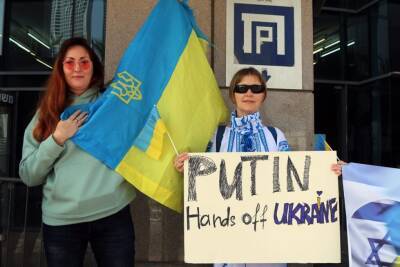 МИД Украины рекомендует своим гражданам немедленно уехать из России и мира