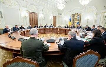 СНБО объявило о введении чрезвычайного положения по всей Украине